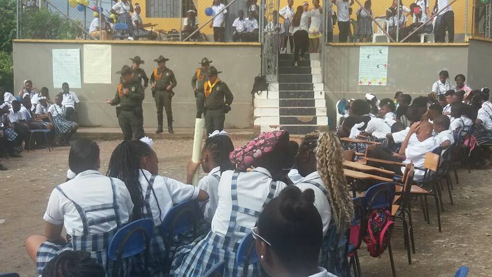 Con obras de teatro, poesía y cantos celebramos el día del idioma Con-obras-de-teatro,-poesía-y-cantos-celebramos-el-día-del-idioma