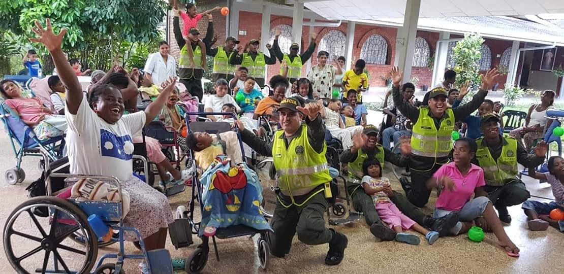 celebracion dia dulce policia valle niños buenaventura celebracion-dia-dulce-policia-valle-niños-buenaventura