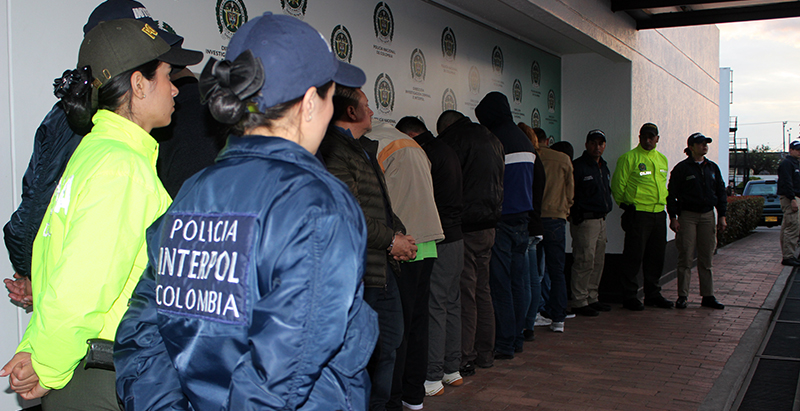 Caen 13 delincuentes requeridos por justicia europea, capturas en Bogotá, Medellín, Pereira, Cali y Puerto López. Caen 13 delincuentes requeridos por justicia europea, capturas en Bogotá, Medellín, Pereira, Cali y Puerto López