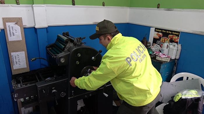 Cayeron los ‘litógrafos’, falsificaban pesos, dólares y euros Cayeron los ‘litógrafos’, falsificaban pesos, dólares y euros