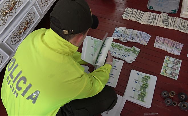Cayeron los ‘litógrafos’, falsificaban pesos, dólares y euros Cayeron los ‘litógrafos’, falsificaban pesos, dólares y euros
