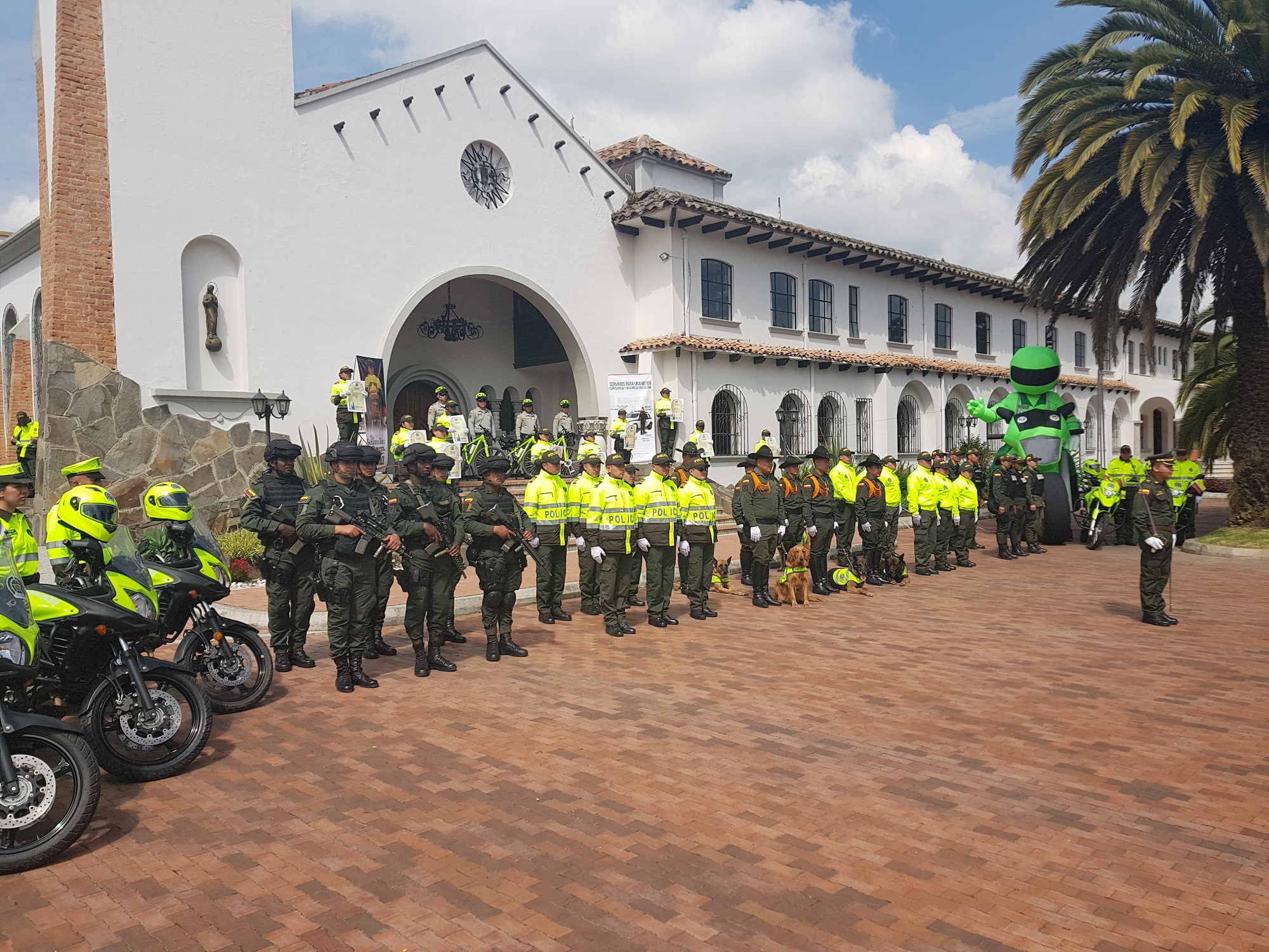 Participamos activamente de los actos de la Semana Santa en el área metropolitana de Pasto En Iglesias, procesiones, rutas de peregrinación, vías y lugares turísticos los ciudadanos contaron con su Policía