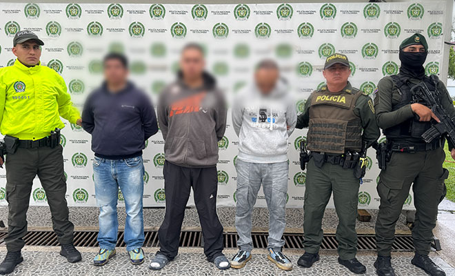 Tres capturados por distribución ilegal de medicamentos