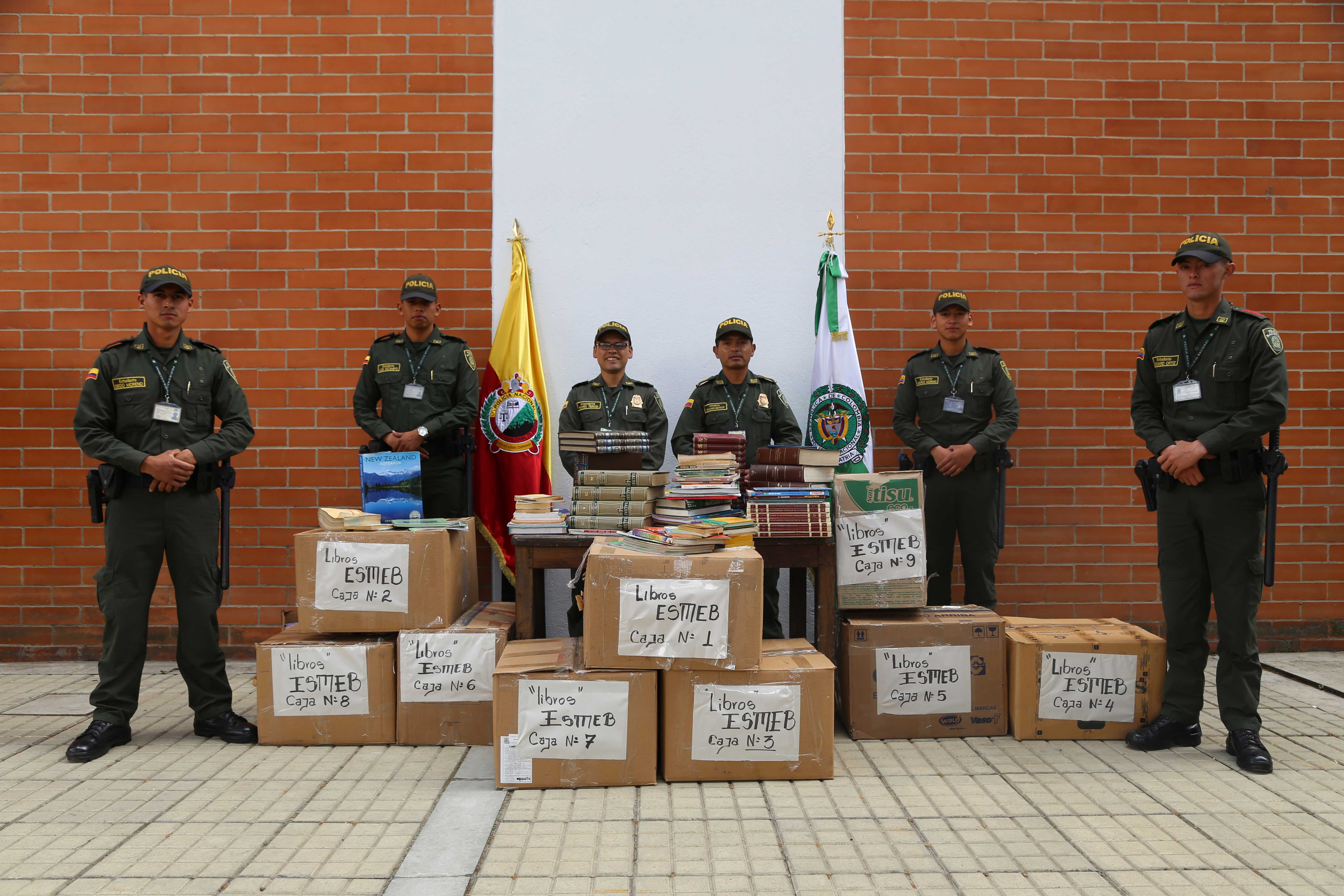La Escuela de Policía Metropolitana de Bogotá dona 1.176 libros La Escuela de Policía Metropolitana de Bogotá dona 1.176 libros