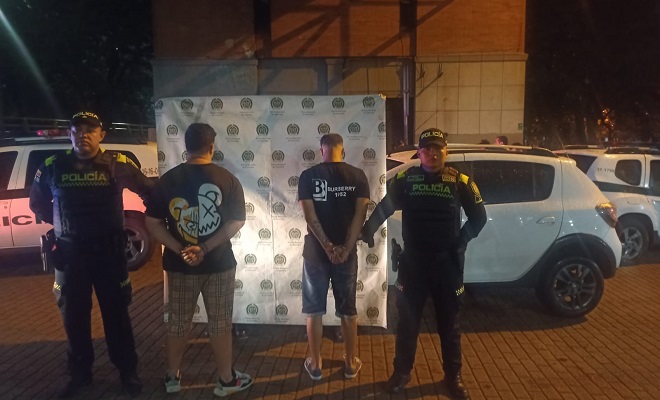 Dos capturados por hurto y la recuperación de un vehículo en Laureles