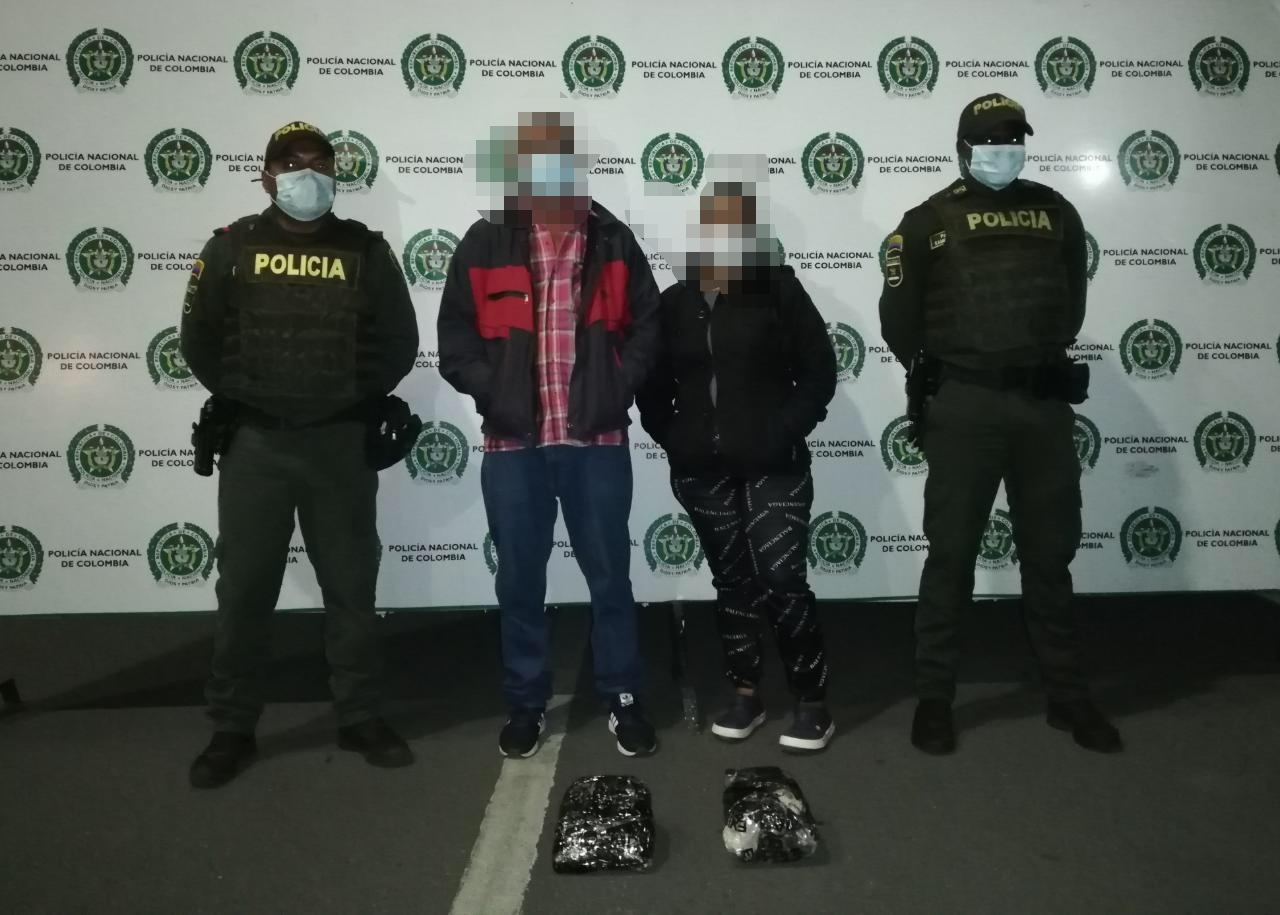 Dos-personas-capturadas-cuando-trasportaban-1.864-gramos-de-heroína  Dos-personas-capturadas-cuando-trasportaban-1.864-gramos-de-heroína