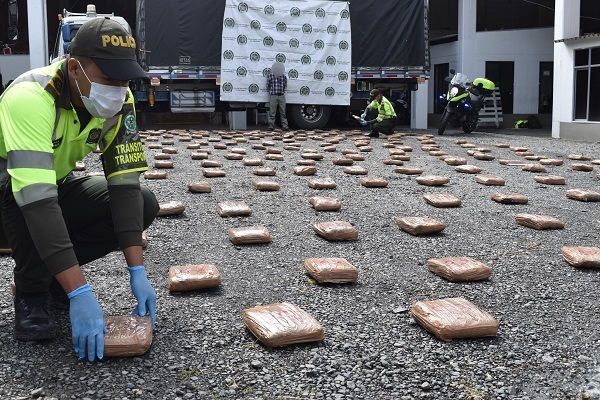 la droga tenía como destino la ciudad de Medellín  En el brazo de una retroexcavadora venían 148 kilos de marihuana