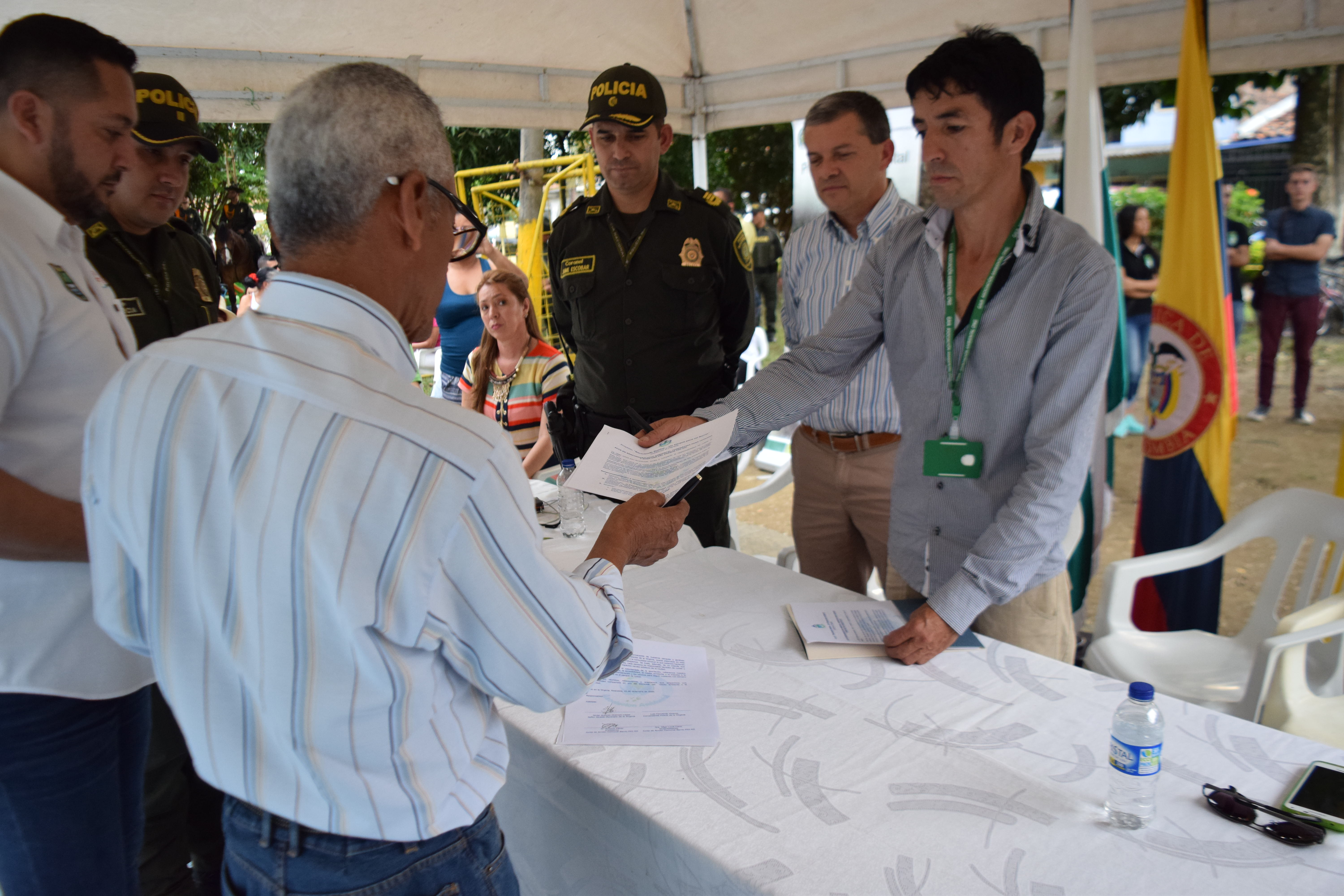 Parques seguros, parques para la sana recreación-policia nacional-Pereira Parques seguros, parques para la sana recreación-policia nacional-Pereira