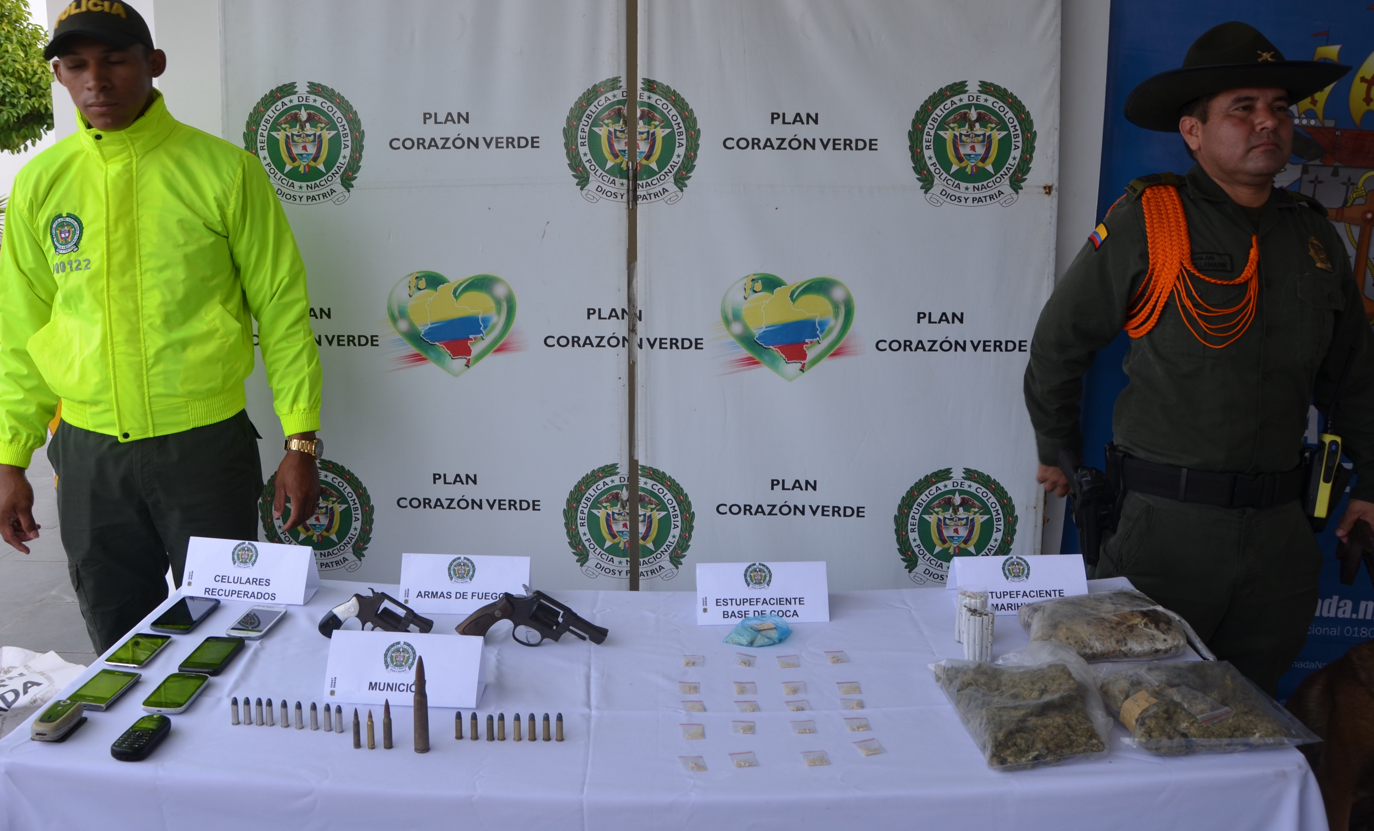 Incautación de Armas de fuego y Estupefacientes