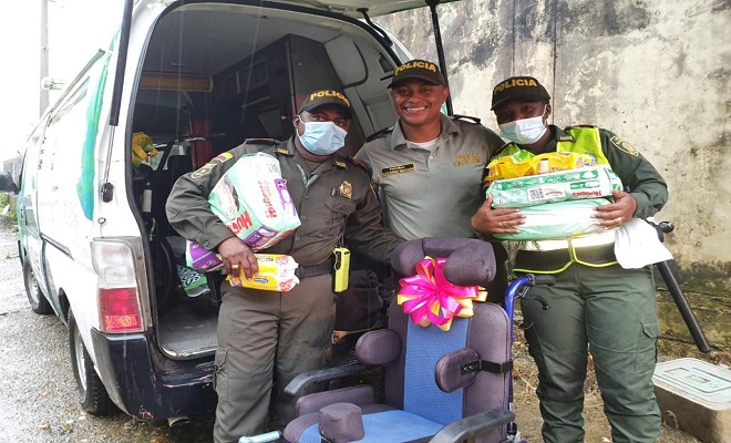 Él es el patrullero Juan Carlos Mena, “el ángel de la guarda de las familias vulnerables de Quibdó Él es el patrullero Juan Carlos Mena, “el ángel de la guarda de las familias vulnerables de Quibdó