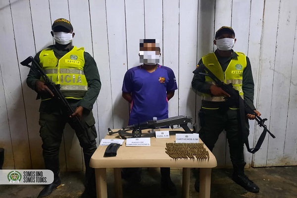 En el municipio del Alto Baudó capturamos integrante de las autodefensas gaitanistas de Colombia En-el-municipio-del-Alto-Baudó-capturamos-integrante-de-las-autodefensas-gaitanistas-de-Colombia