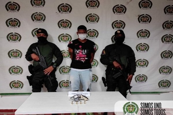 En medio de planes operativos contra el homicidio lo capturamos por porte ilegal En-medio-de-planes-operativos-contra-el-homicidio-lo-capturamos-por-porte-ilegal