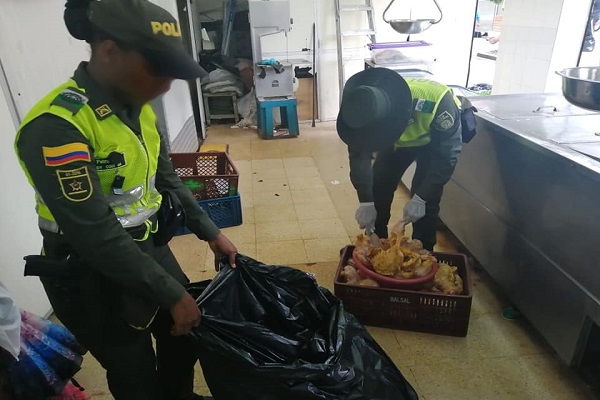 En operativos de control a carnicerías y frigoríficos de Quibdó, incautamos alimentos vencidos En-operativos-de-control-a-carnicerías-y-frigoríficos-de-Quibdó,-incautamos-alimentos-vencidos
