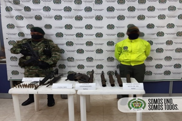 En trabajo articulado con el ejército nacional realizamos el hallazgo de una caleta con material bélico En-trabajo-articulado-con-el-ejército-nacional-realizamos-el-hallazgo-de-una-caleta-con-material-bélico