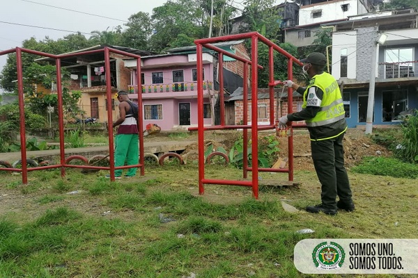 En un esfuerzo entre la comunidad y la Policía recuperamos un parque del barrio minuto de dios de Quibdó En-un-esfuerzo-entre-la-comunidad-y-la-Policía-recuperamos-un-parque-del-barrio-minuto-de-dios-de-Quibdó