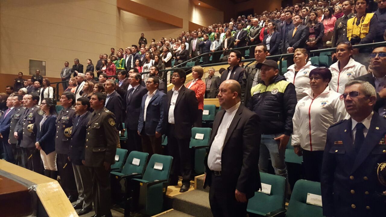 Condecorada guarda de seguridad víctima de ataque indiscriminado por parte de un hombre   Encuentro regional de redes de apoyo