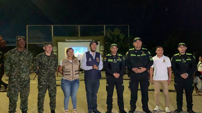 Representantes de la Polic&iacute;a, Fuerzas Militares y organismos territoriales se re&uacute;nen en evento oficial, coordinando estrategias conjuntas para mantener el orden y protecci&oacute;n en la regi&oacute;n