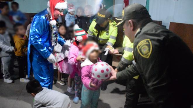 En esta Navidad mi familia es Colombia En esta Navidad mi familia es Colombia