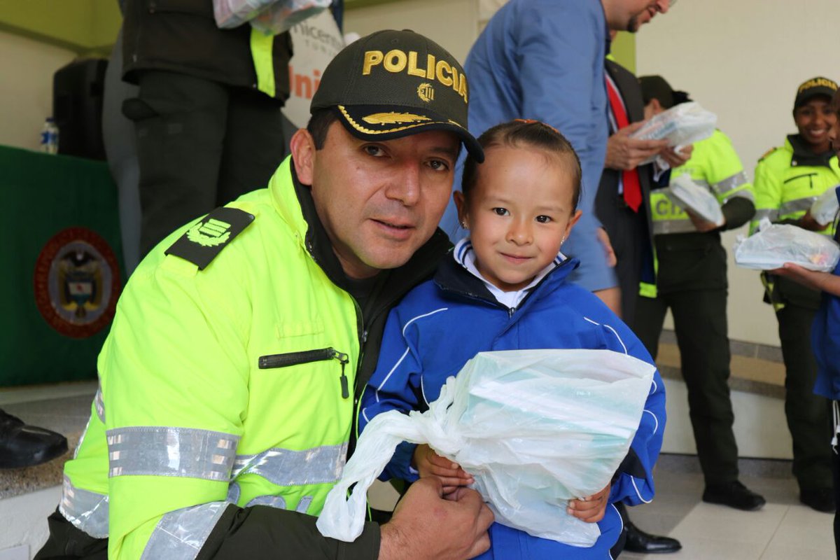Entregamos kits escolares a más de 500 estudiantes en colegios rurales entrega-kit-escolar