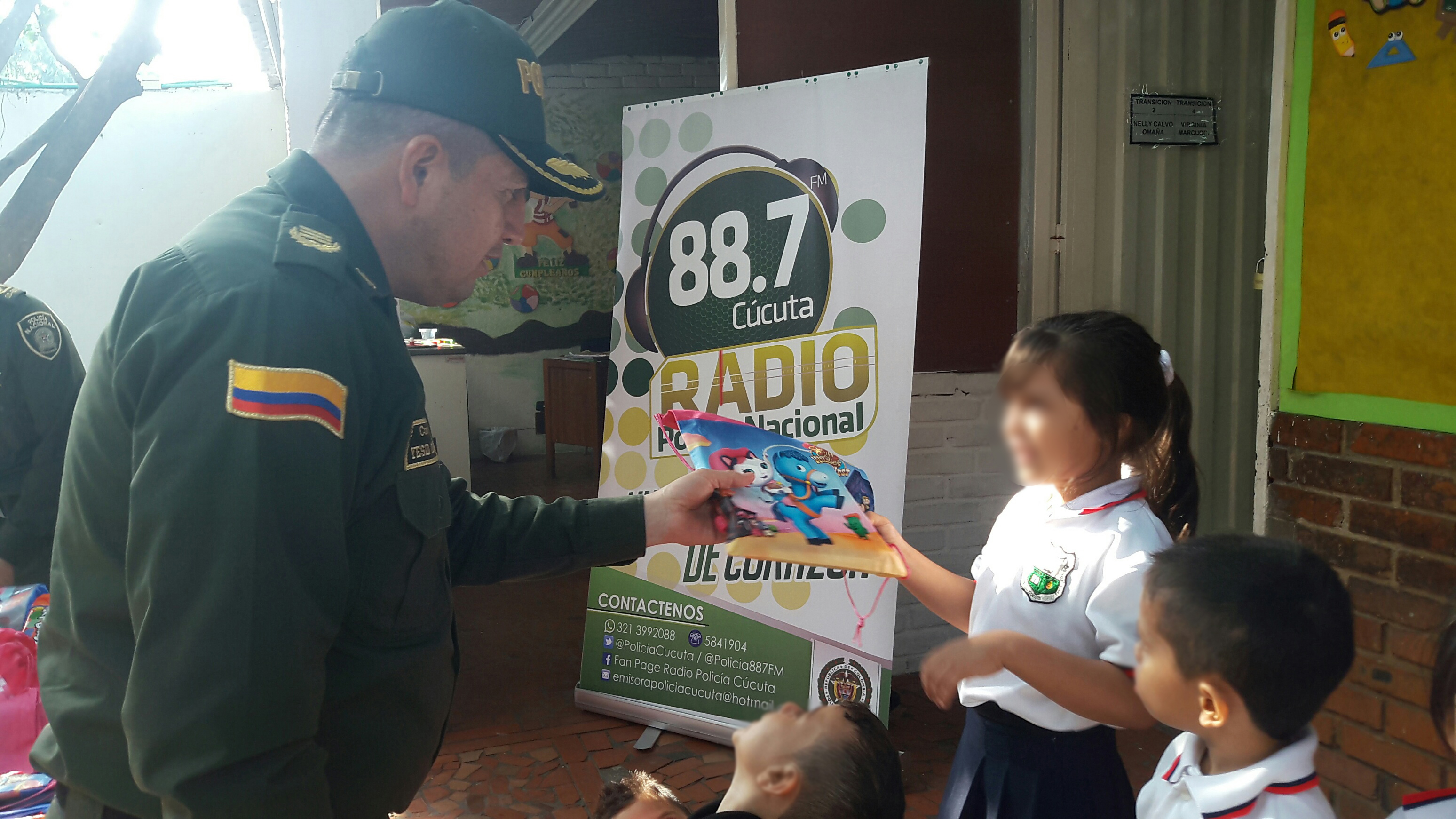 entrega-mil-kits-escolares