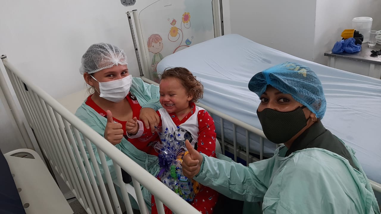 ENTREGA DE KITS Y JUGUETES A LOS NIÑOS DEL HUS 1 ENTREGA DE KITS Y JUGUETES A LOS NIÑOS DEL HUS 1