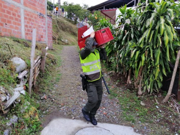Más de 25 productos hacen parte de la ayuda que fue entregada a la comunidad Unidos en tiempos de crisis