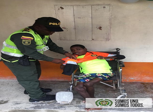 Entregamos silla de rueda a joven con discapacidad Entregamos-silla-de-rueda-a-joven-con-discapacidad