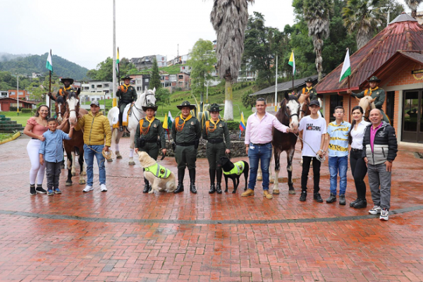 Dos semovientes equinos llamados “nevado” y “san diego” cumplieron su tiempo de servicio en la institución