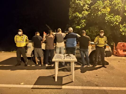 5 personas capturadas