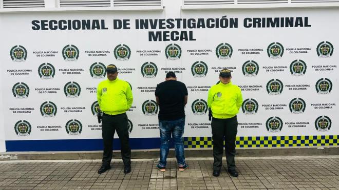 Capturado falso agente de tránsito de la ciudad de Cali  Por los delitos de suplantación de autoridad de agentes de tránsito y hurto fue capturado en las últimas horas ciudadano que fue denunciado por redes sociales.
