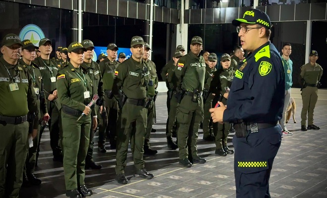 Polic&iacute;a formando para el inicio del servicio Plan Democracia