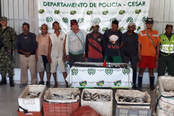 foto-capturadas-ocho-personas-que-se-dedicaba-a-la-pesca-ilegal