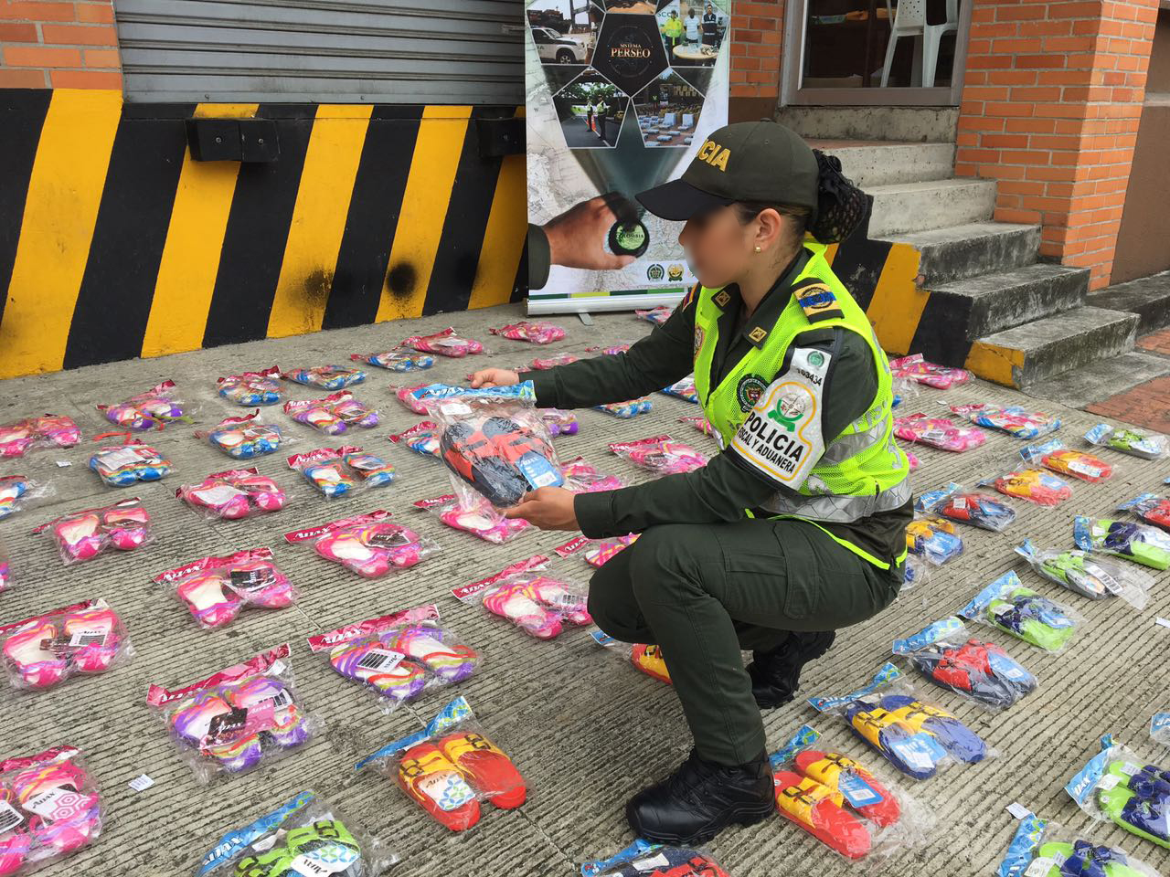 Realizamos intervención contra el contrabando en el centro de la capital risaraldense aprehension-mercancia