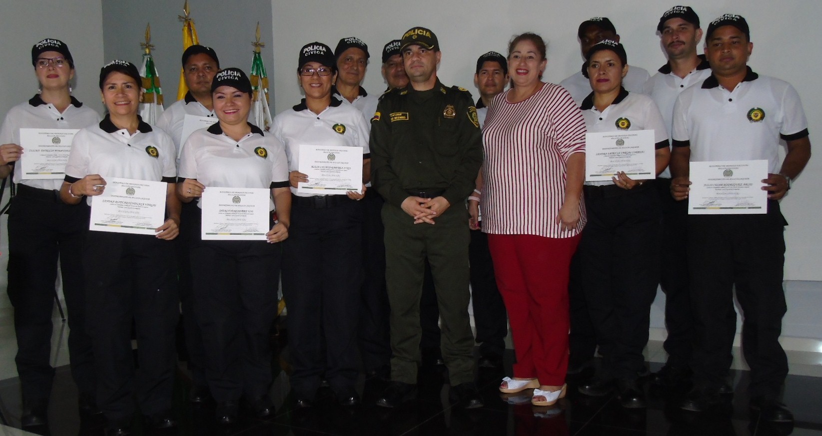 Graduamos el primer grupo de Policía Cívica de Mayores  graduacion-policia-civica-de-.mayores-florencia