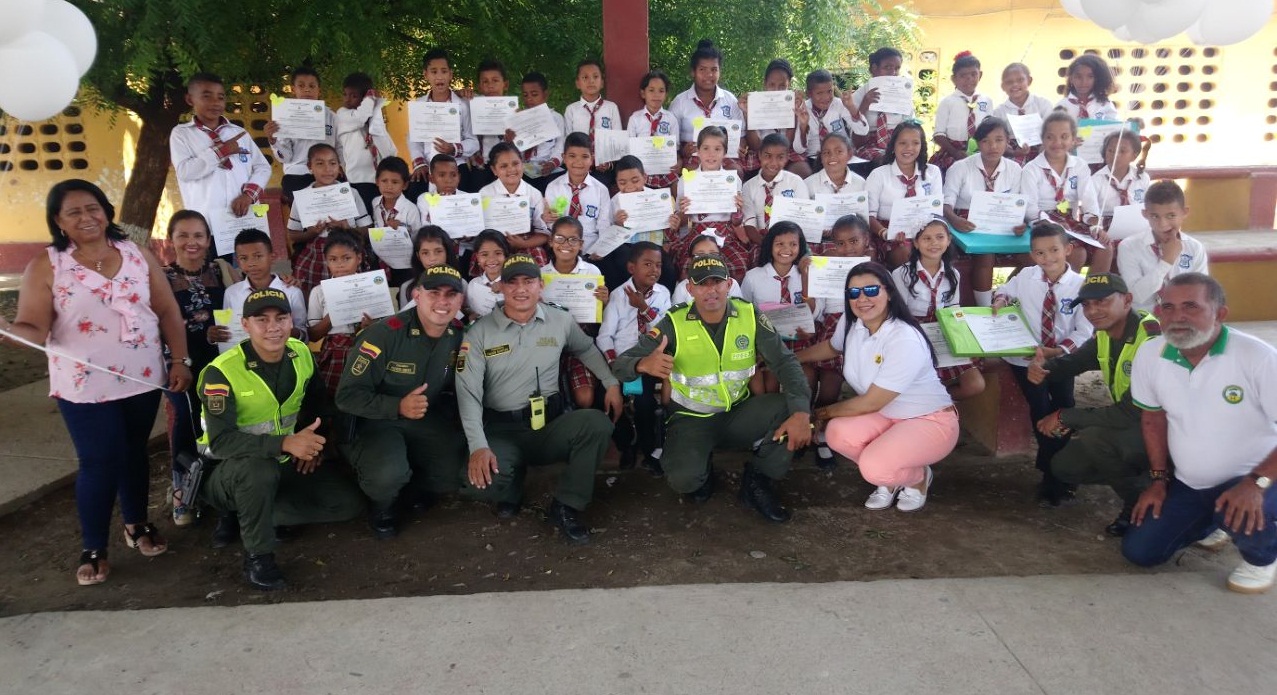 Con el Programa DARE prevenimos el abuso de las drogas y la violencia graduacion-programa-dare-preci-prevencion-plato-magdalena