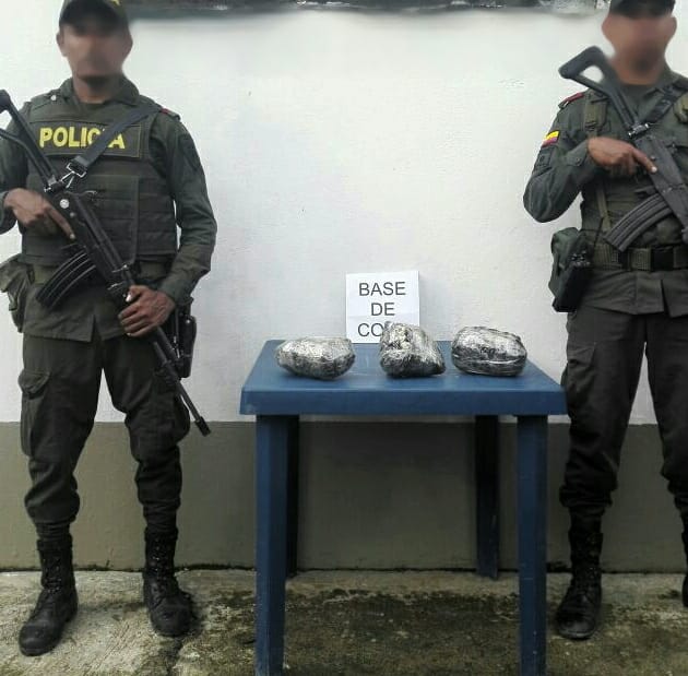 Hallados tres kilos de base de coca en bus de servicio público en Tutunendo Hallados-03-Kilos-de-Base-de-coca-en-bus-de-servicio-público-en-Tutunendo