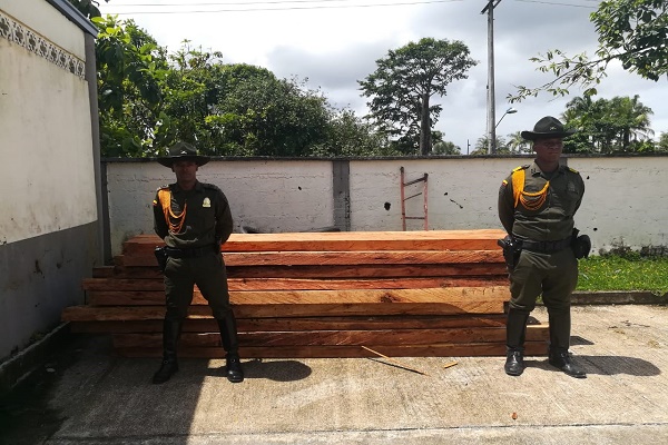 Comprometidos con la protección del medio ambiente, una prioridad para todos. Comprometidos-con-la-protección-del-medio-ambiente,-una-prioridad-para-todos.