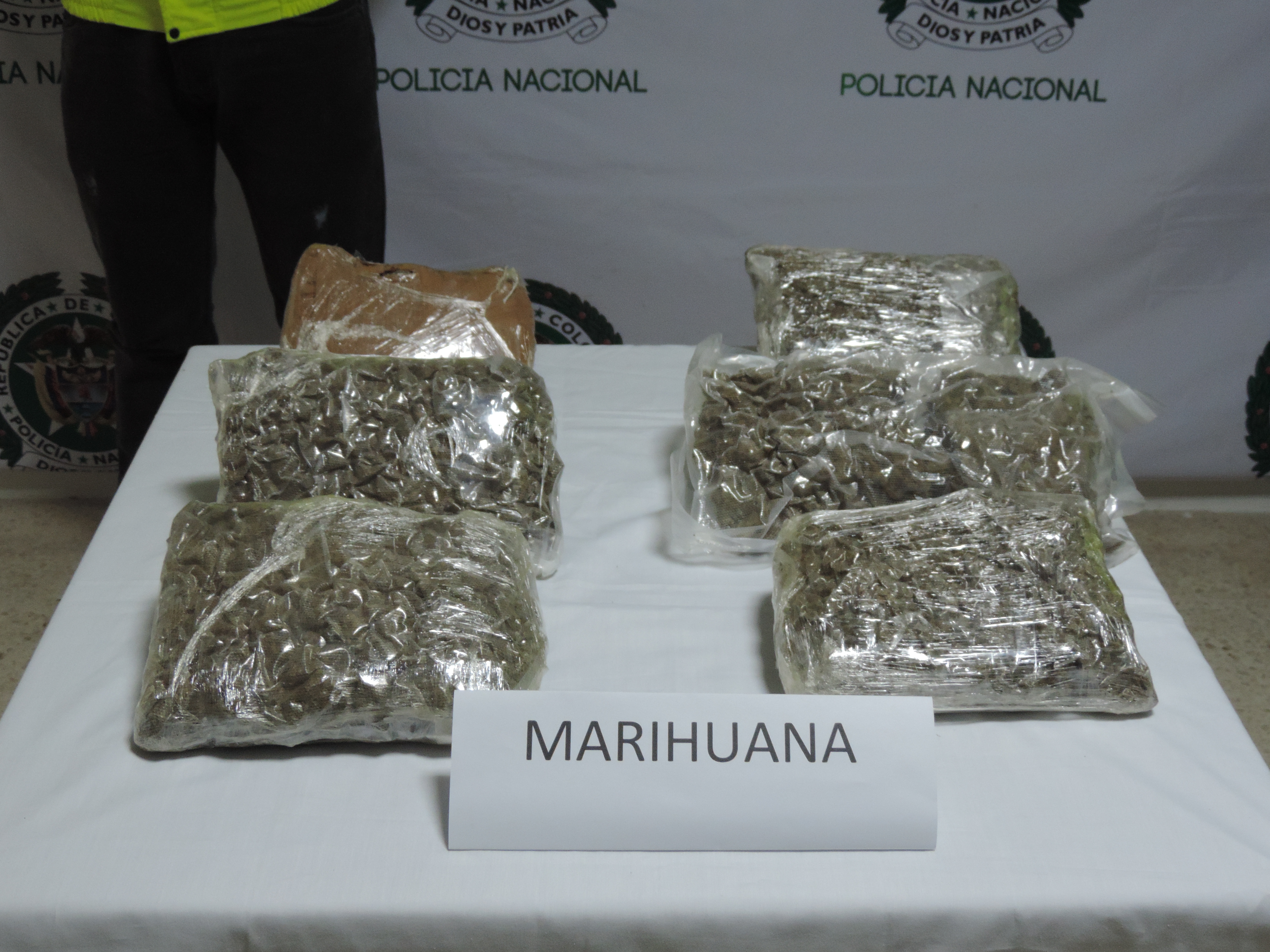 hallazgo de  tres kilos y medio de marihuana en aeropuerto de Inírida  golpe al microtrafico en Inírida