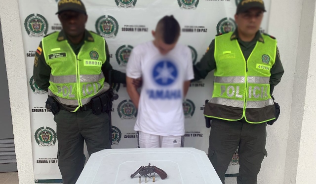 El-sujeto-fue-requerido-por-los-uniformados-cuando-se-movilizaba-en-un-automotor