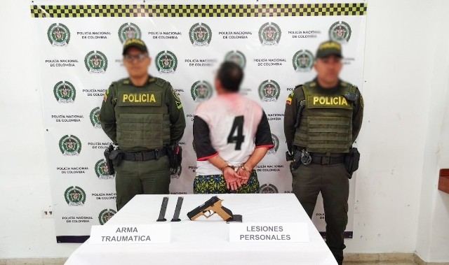 Capturado con arma traumática  Capturado con arma traumática