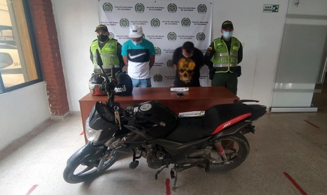 Capturamos-tres-hombres-por-el-delito-de-hurto-en-el-área-metropolitana-de-Pereira Fueron-recuperados-en-casos-aislados-una-motocicleta-y-un-celular-producto-de-las-actividades-ilícitas