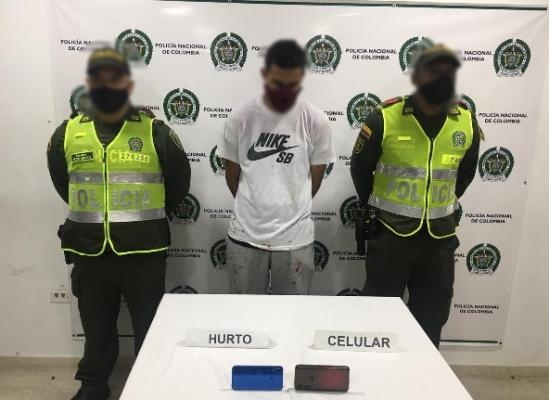 Capturamos-tres-hombres-por-hurtar-celulares-en-el-sector-centro-de-Pereira Sin-descanso-la-policía-metropolitana-de-Pereira-combate-el-hurto-a-personas