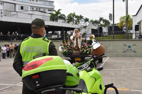 La-Policía-Metropolitana-de-Pereira-se-une-a-la-conmemoración-del-día-de-la-Virgen-del-Carmen Celebración-que-recuerda-a-cada-uno-de-los-conductores-que-transitan-alrededor-de-nuestro-país
