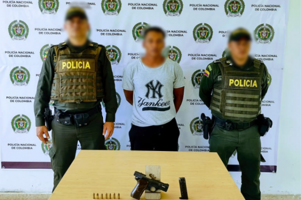 Capturado por porte ilegal de arma  Capturado por porte ilegal de arma