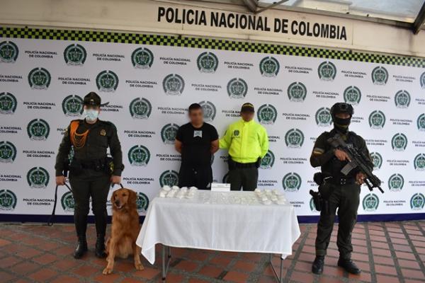 Capturado por porte de estupefacientes Capturado por porte de estupefacientes