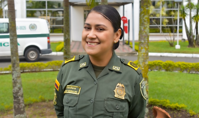 Ser-mamá-mujer-y-policía-en-el-área-metropolitana-de-Pereira-es-un-honor-y-una-luz-de-esperanza  Hoy-destacamos-la-labor-de-la-patrullera-Mary-Alexandra-Grimaldo-y-la-Subintendente-Viviana-Isabel-Pinzón