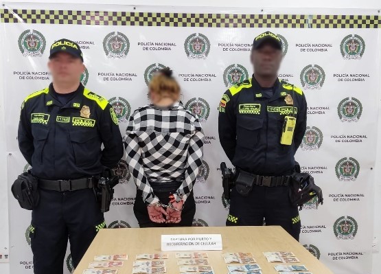 Ofensiva contra el delito de hurto en el área metropolitana de Pereira Risaralda Captura de una mujer por hurto en el parque el lago de la capital risaraldense