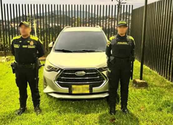 Controles permanentes en defensa de los bienes de los ciudadanos en Pereira, Dosquebradas y La Virginia Incautación de un vehículo en el barrio Intermedio