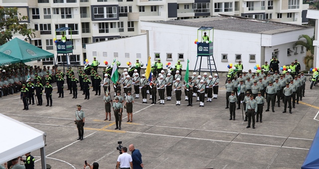 Celebramos este onomástico, trabajando con honor y vocación policial, por los habitantes de Colombia-tres Cumplimos-131-años-de-servicio-a-nuestra-comunidad-Dios-y-Patria-es-un-honor-ser-Policía-tres