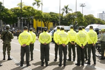 Garantizamos la convivencia y seguridad, en esta navidad, fin de año e inicio del próximo año Garantizamos la convivencia y seguridad, en esta navidad, fin de año e inicio del próximo año